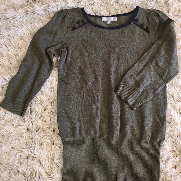 Beautiful green 3/4 sleeve sweater size small - Picture 1 of 4